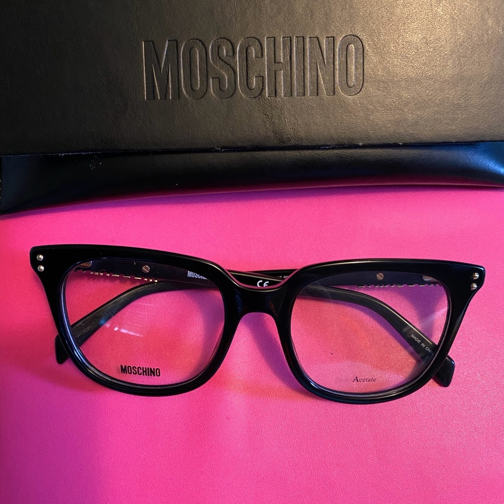 BNWOT 100% authentic Moschino eyeglasses